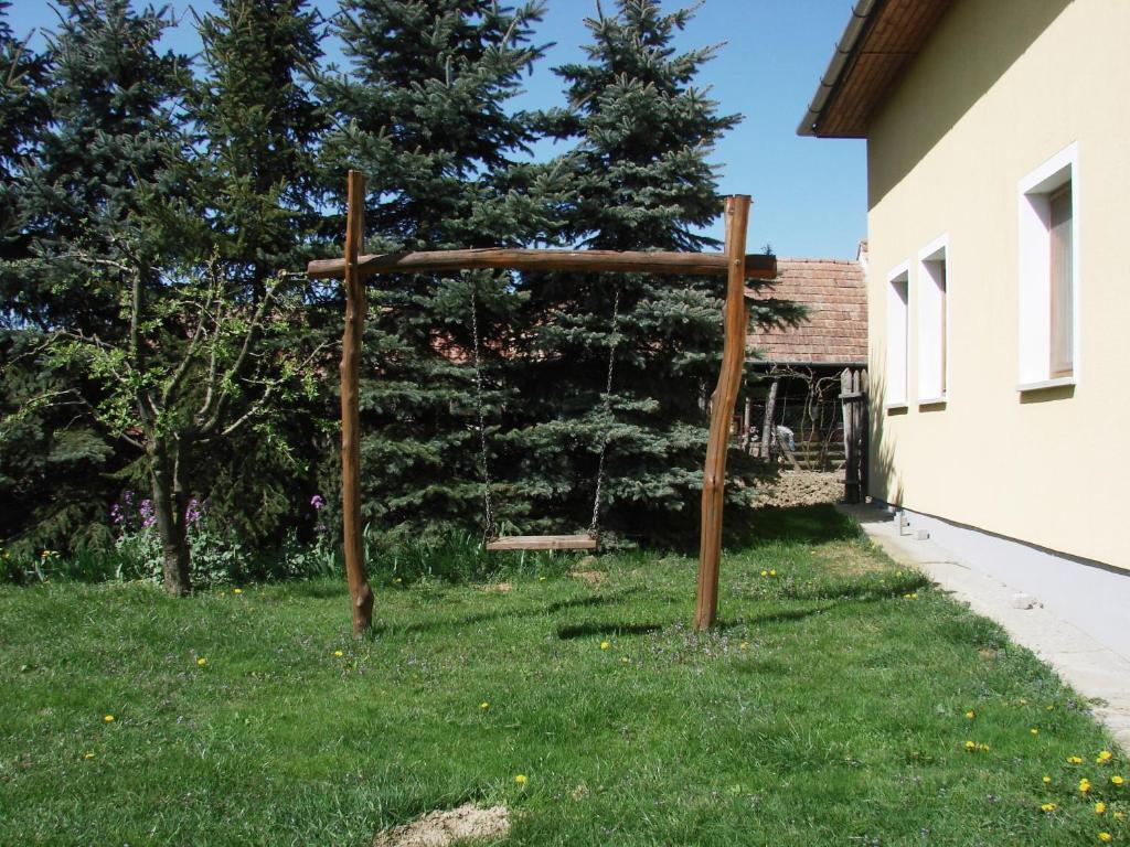 Benko Vendeghaz Hotel Kiskutas Екстериор снимка